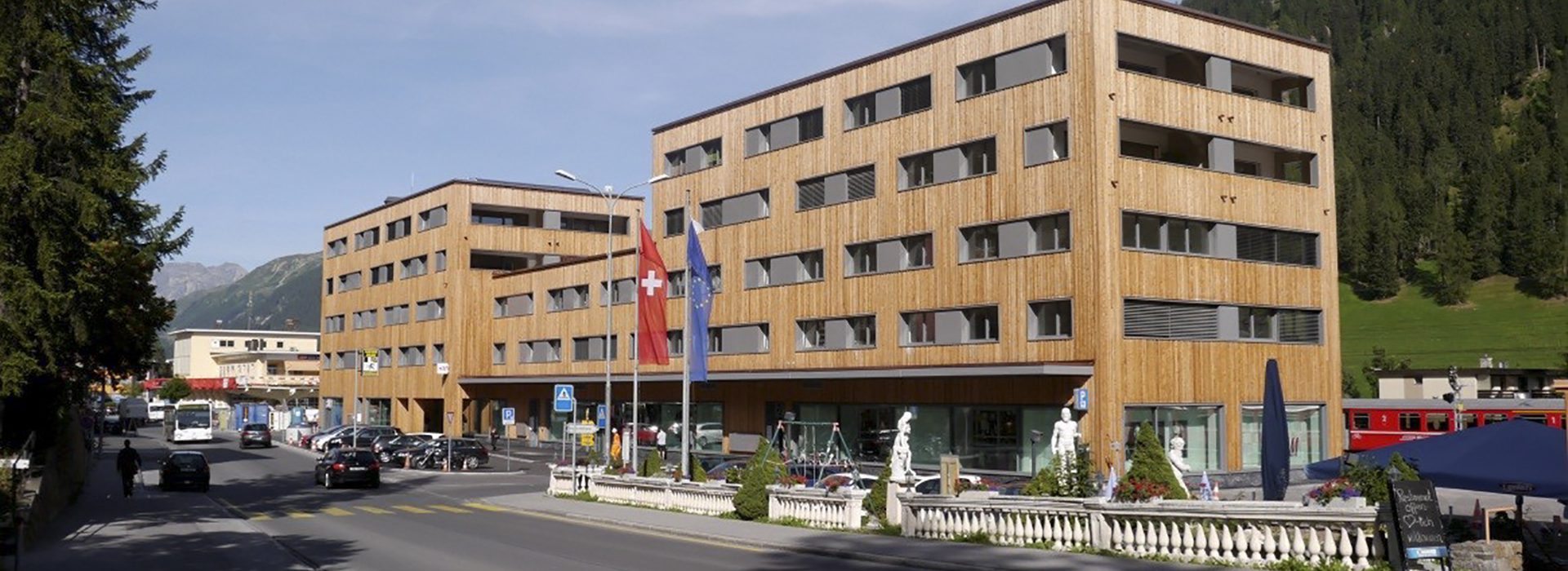 Wohn- und Geschäftshaus in Davos-Platz MAINSTATION